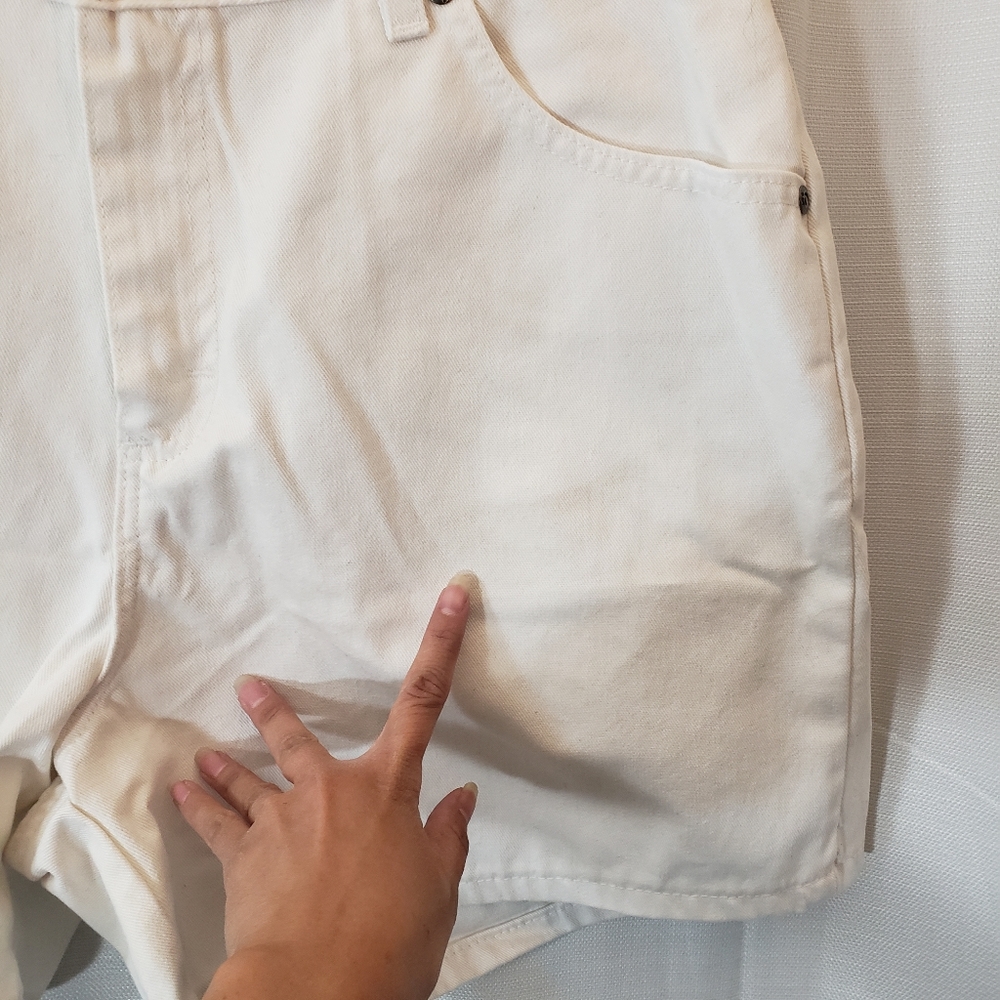 5/$15 14P Lee Jeans White Denim Shorts - Picture 7 of 7